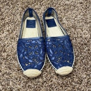 Tory Burch Embroidered Lace Rhea Floral Espadrilles Navy Blue Size 5
